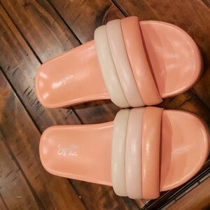 Seychelles low key slides